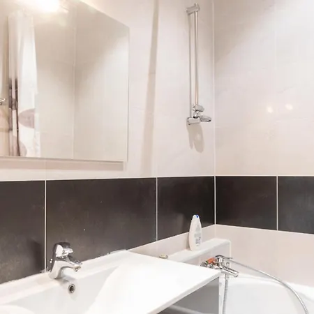 Appartement Spacious With Balcony Parijs
