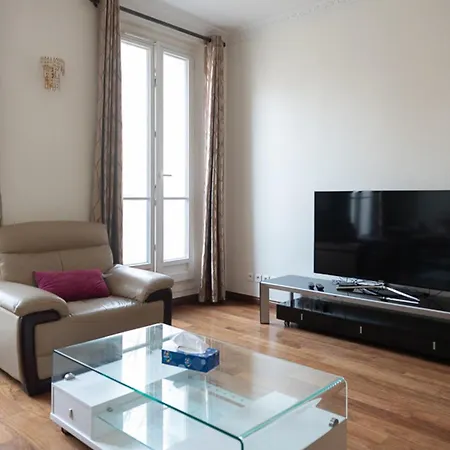 Spacious With Balcony Appartamento